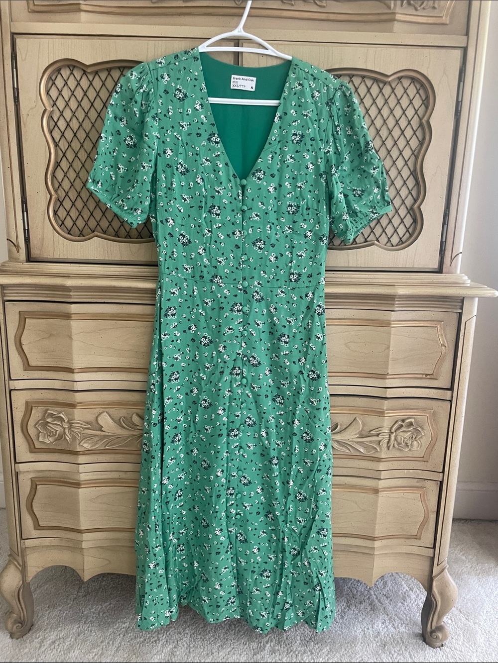 Frank & Oak Green Floral V‑Neck Button‑Front Midi Dress